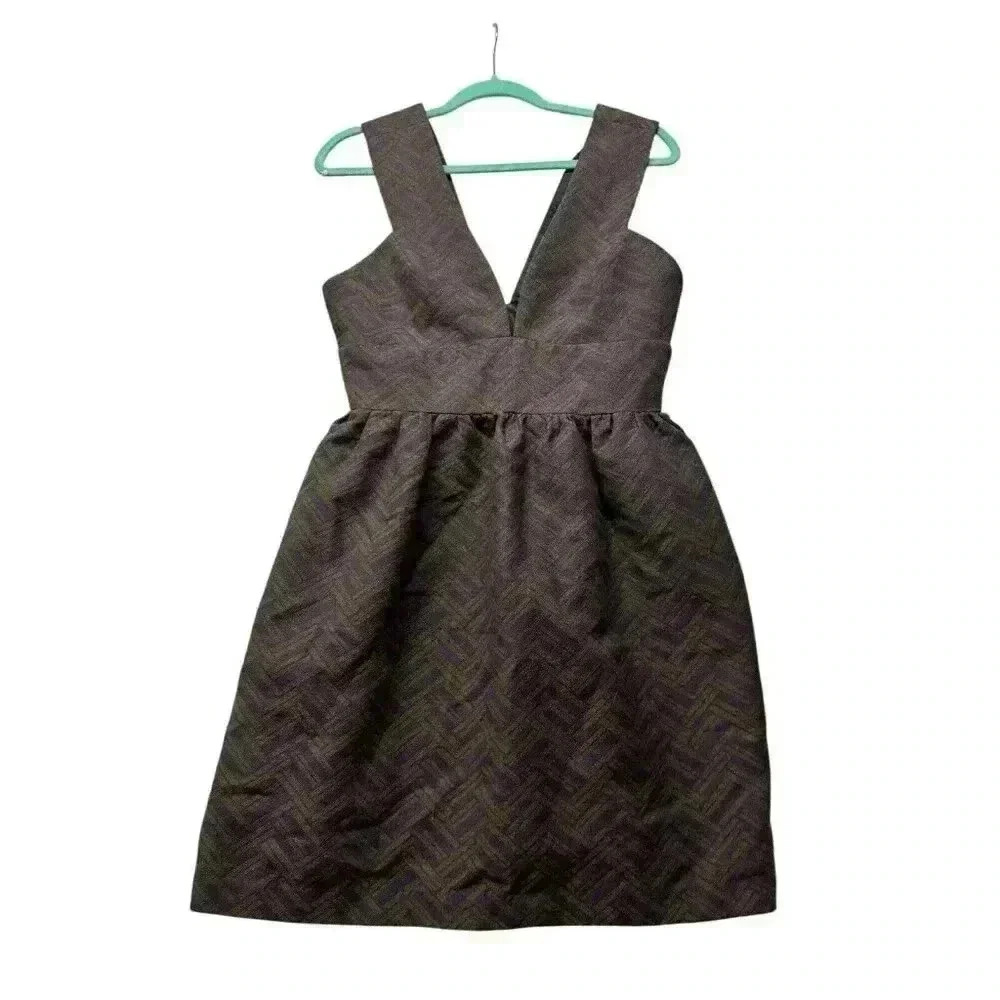 Walter Baker Plunge Neck Sleeveless Structured Dress Size 10 Purple Gray Pattern